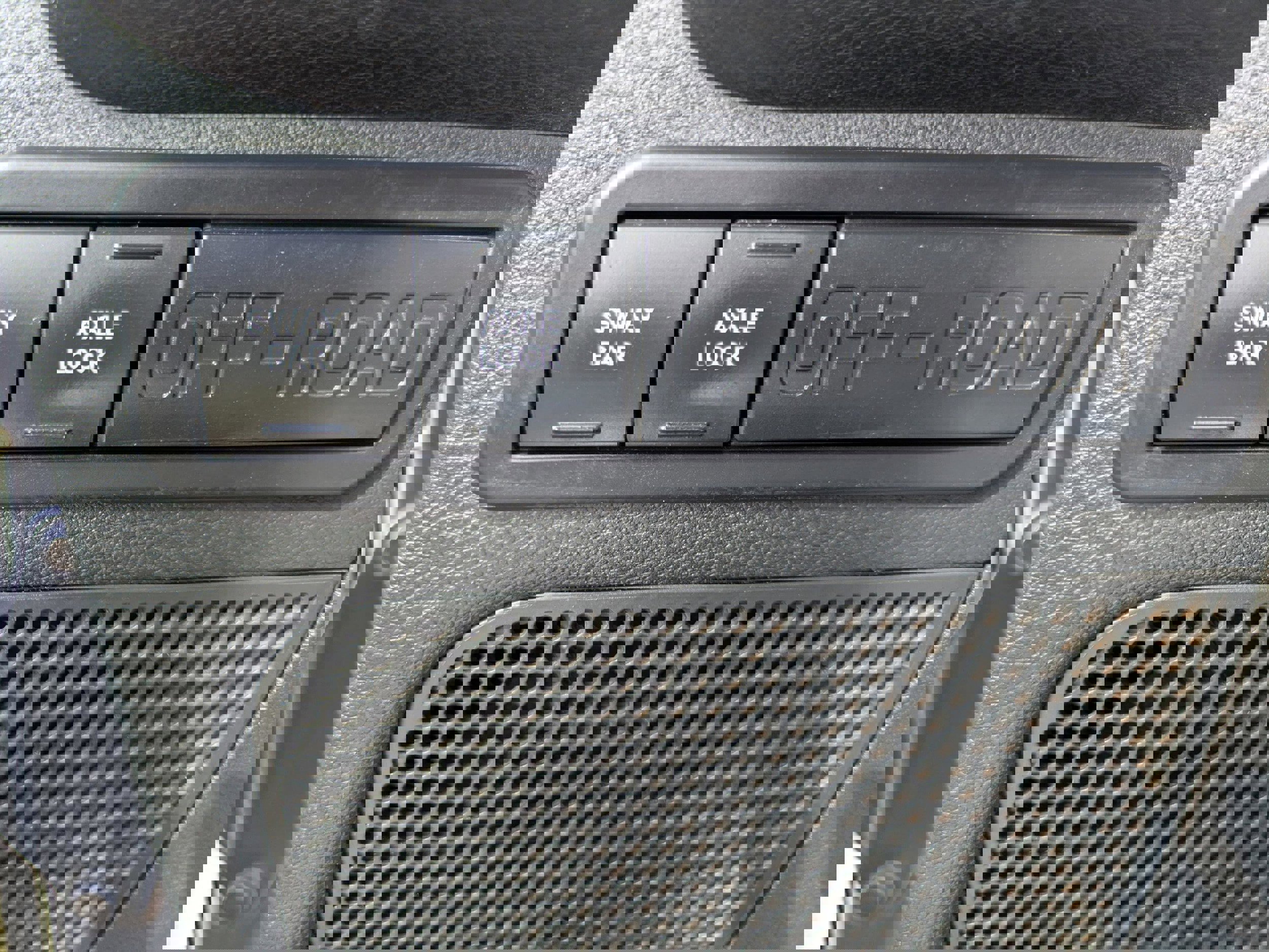 Used 2017 Jeep Wrangler Unlimited Rubicon w/ Connectivity Group image 30