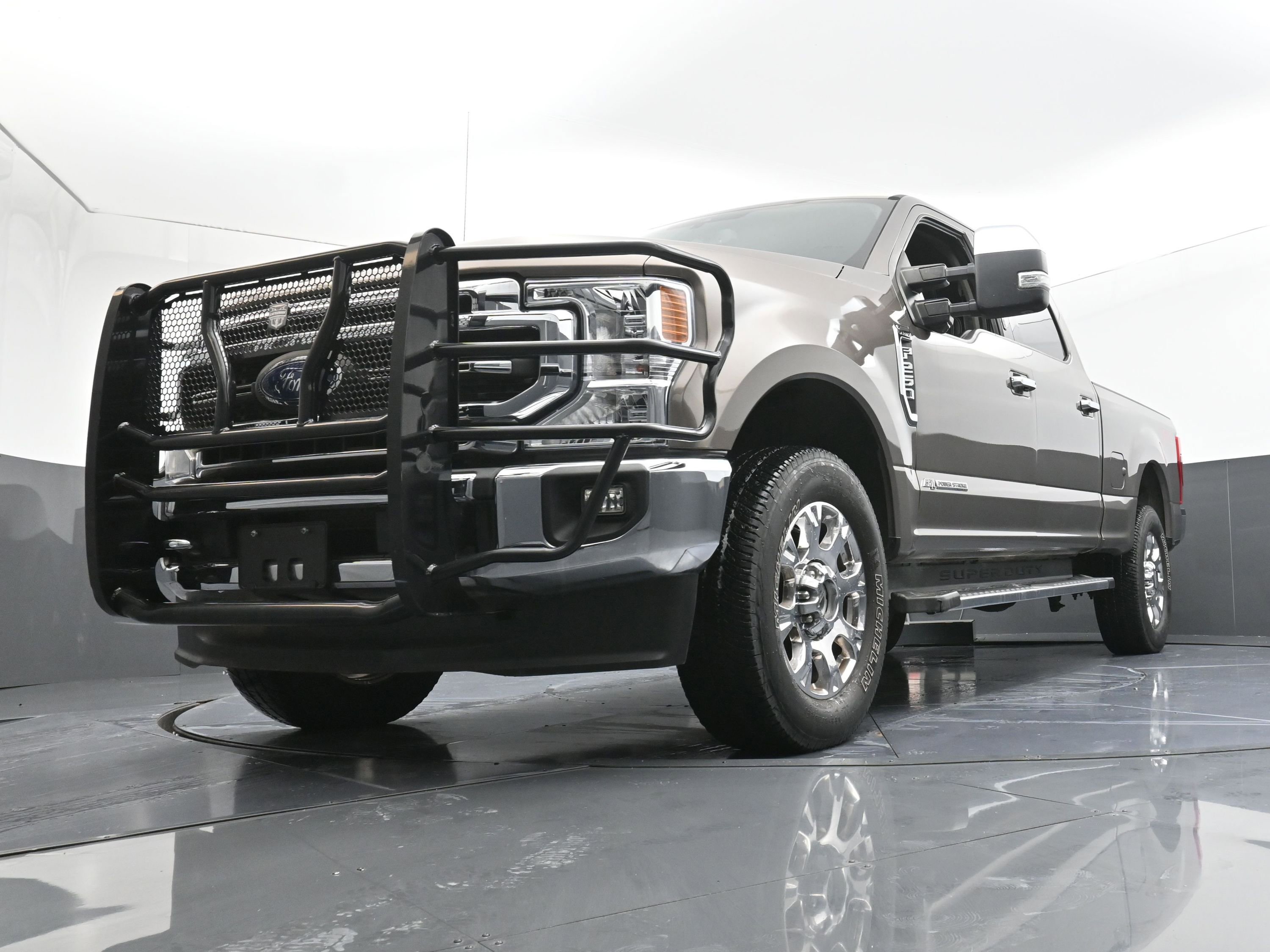 Used 2020 Ford F250 Lariat w/ Chrome Package image 24