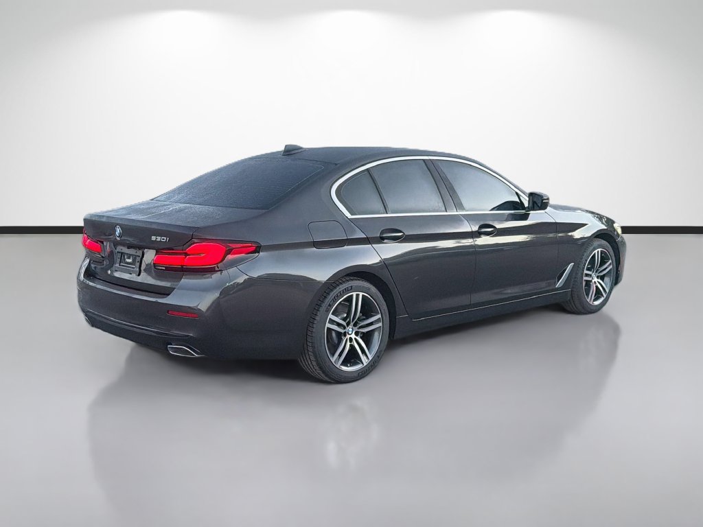 Used 2023 BMW 530i w/ Convenience Package RWD image 3