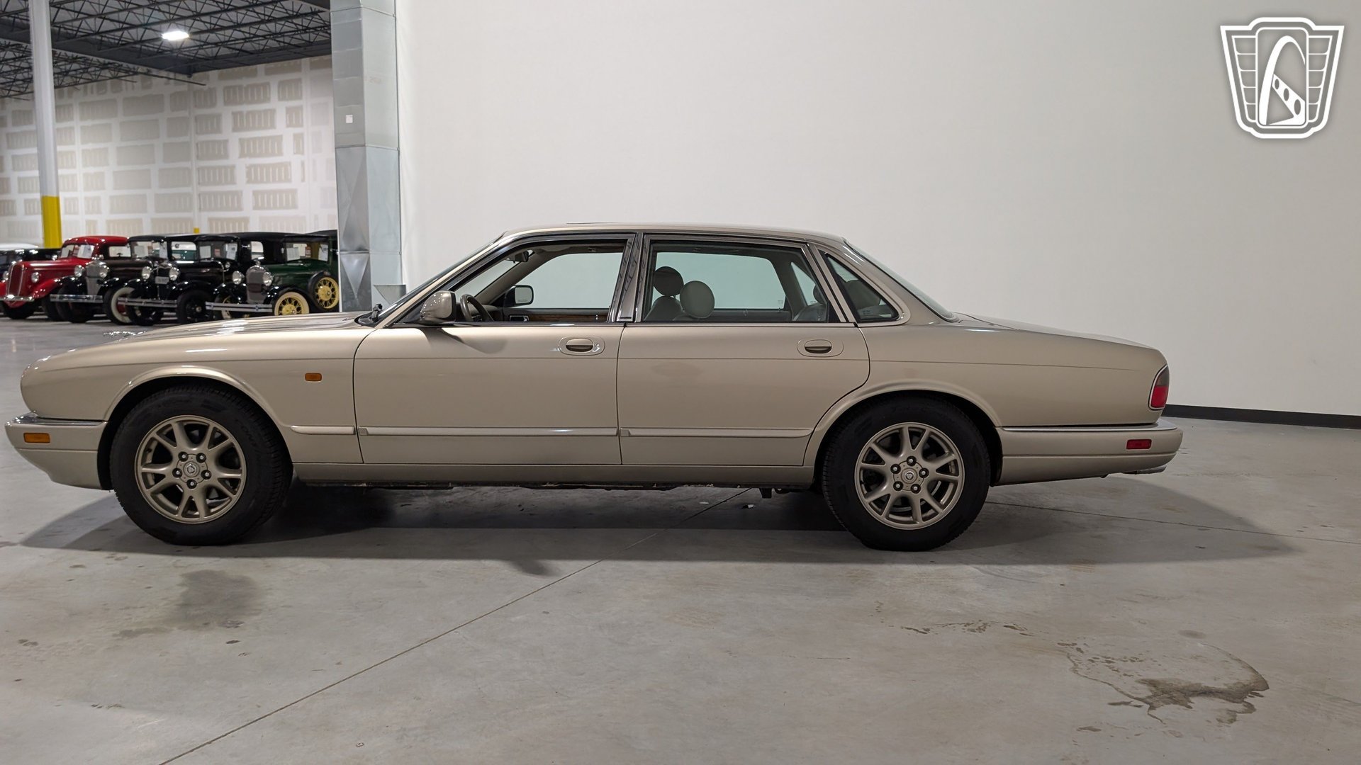 Used 1996 Jaguar XJ6 RWD image 6