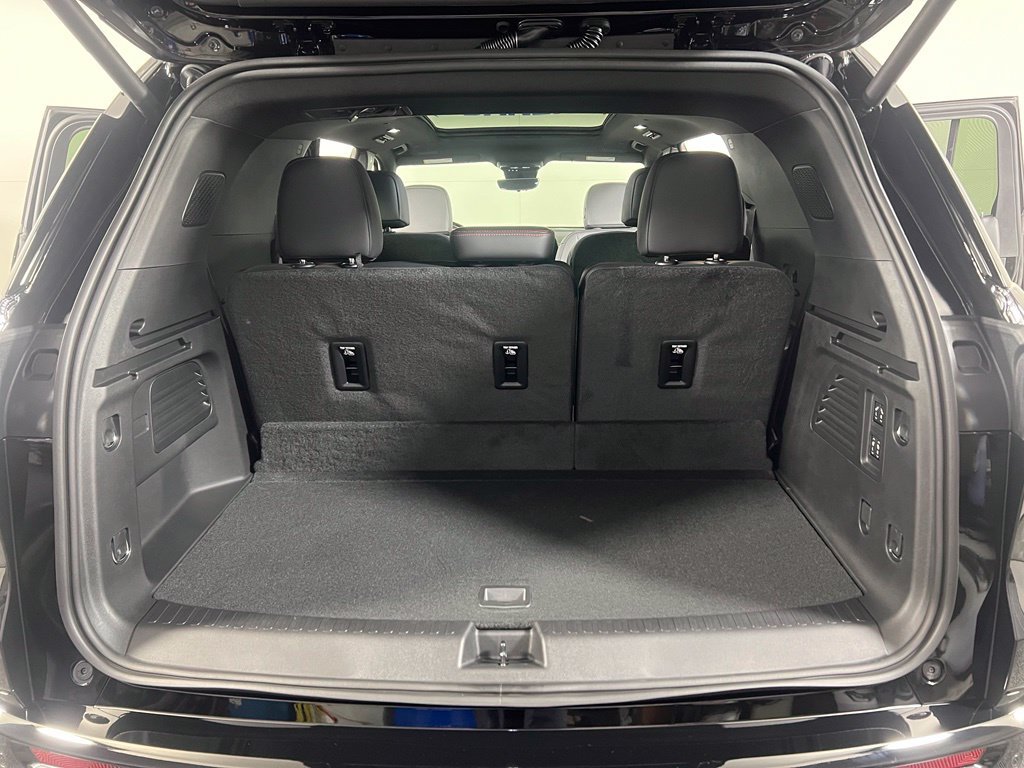 New 2027 Chevrolet Traverse RS w/ LPO, Floor Liner Package AWD/4WD image 13
