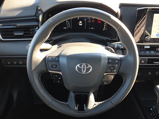 Used 2025 Toyota Camry SE image 15