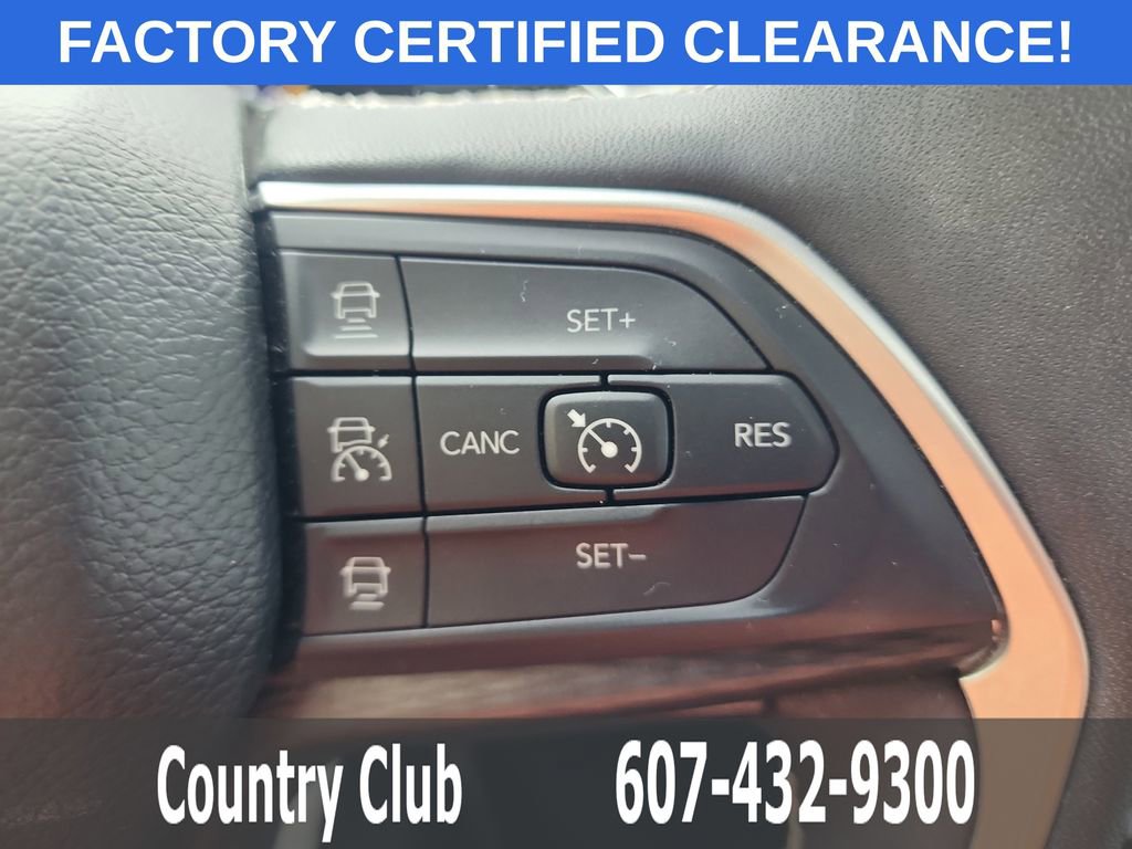 Used 2024 Jeep Grand Cherokee L Altitude AWD/4WD image 19
