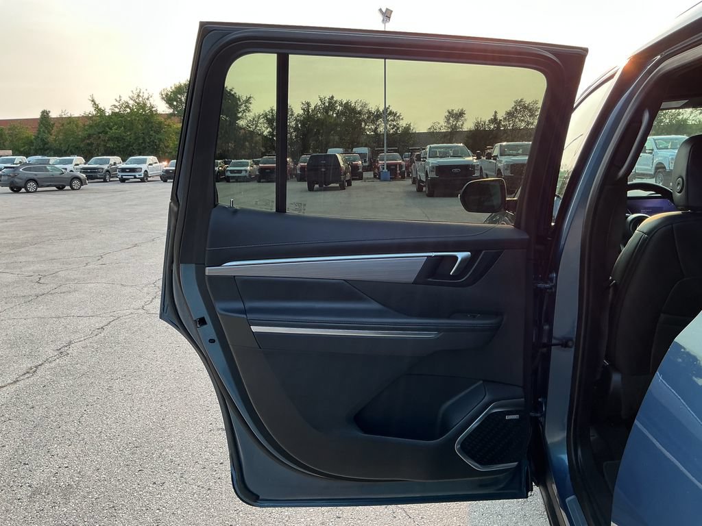 Used 2025 Buick Enclave Preferred FWD image 15