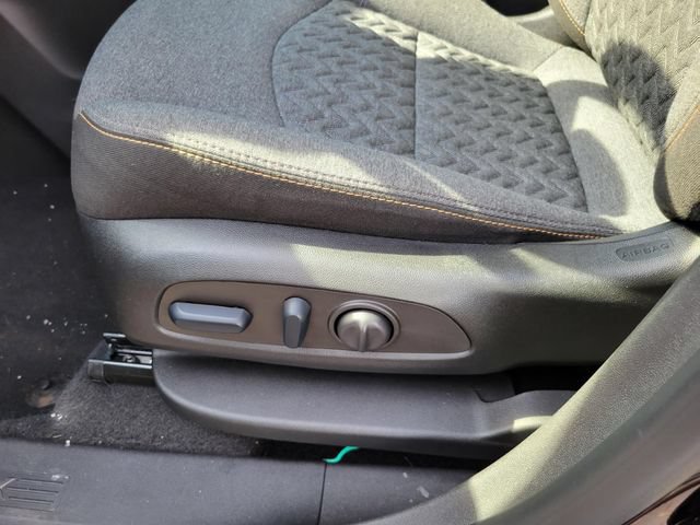 Used 2022 Chevrolet Equinox LT w/ LPO, Floor Liner Package FWD image 12