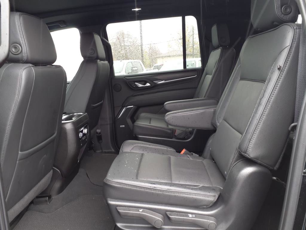 Used 2024 GMC Yukon XL Denali image 14