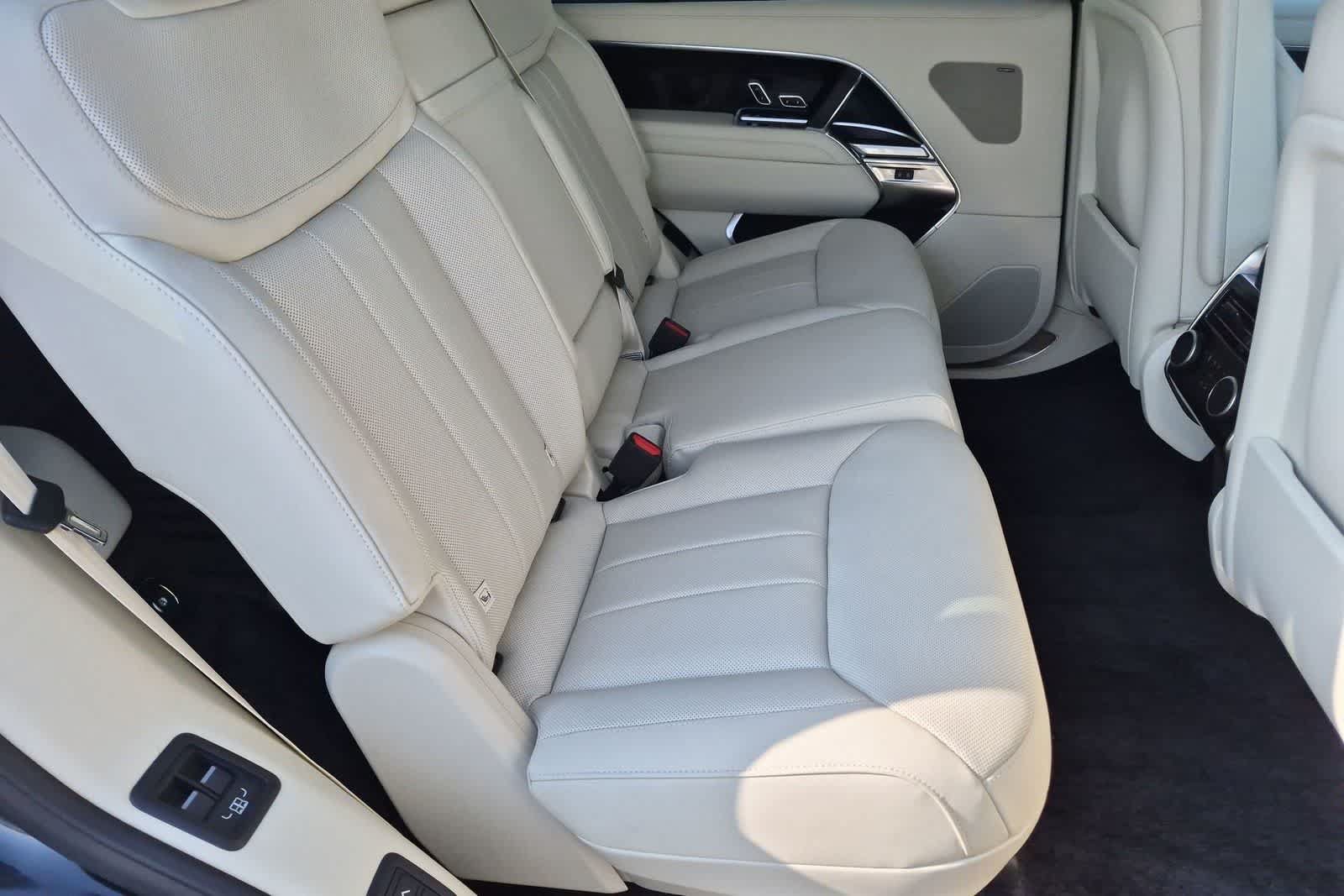 New 2026 Land Rover Range Rover Long Wheelbase SE AWD/4WD image 21