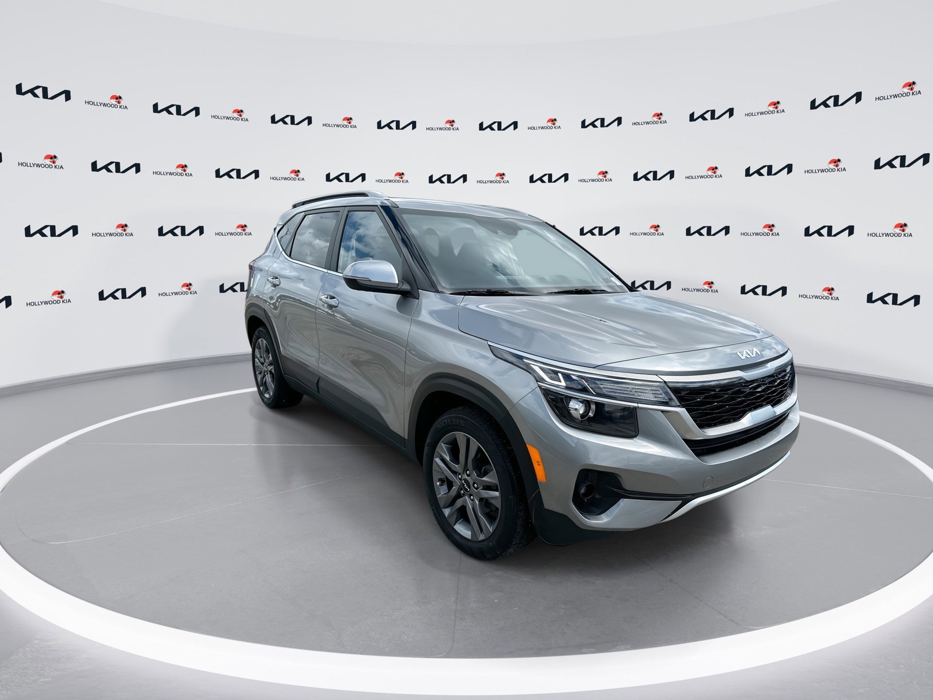 Certified 2023 Kia Seltos S image 2