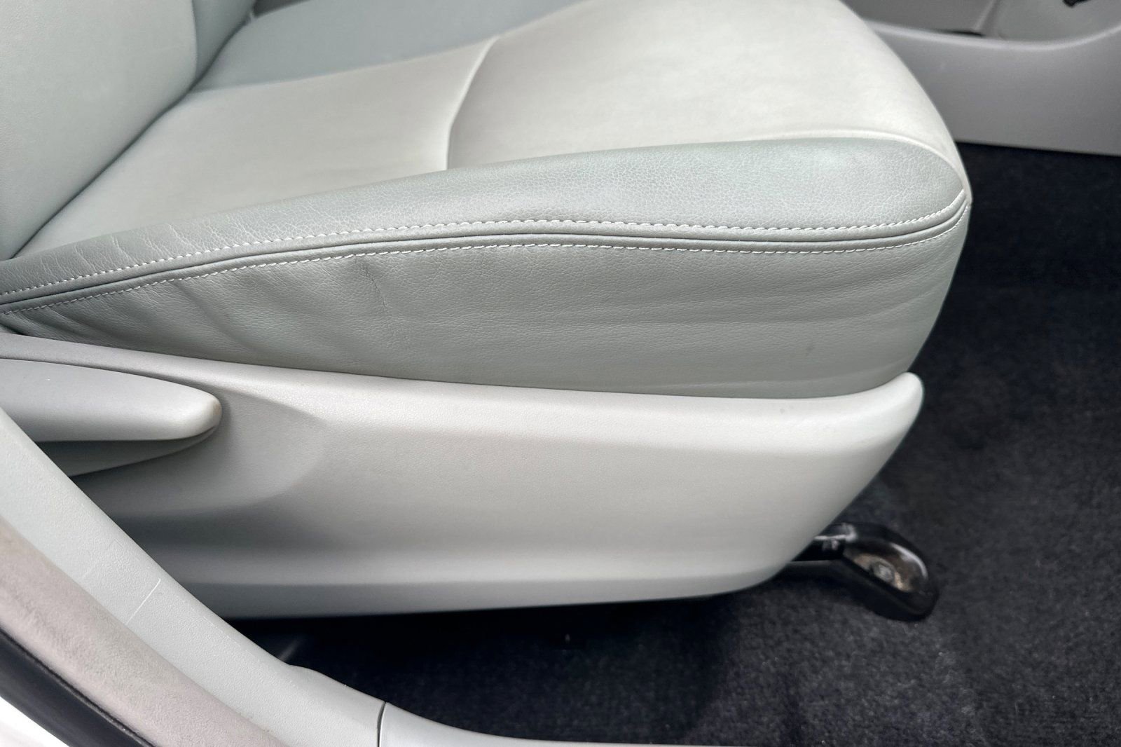 Used 2012 Toyota Prius Five image 23