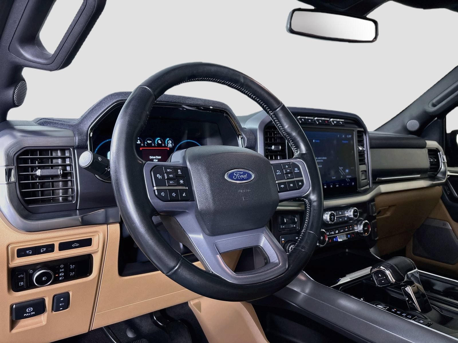 Used 2023 Ford F150 Lariat w/ Max Trailer Tow Package AWD/4WD image 9