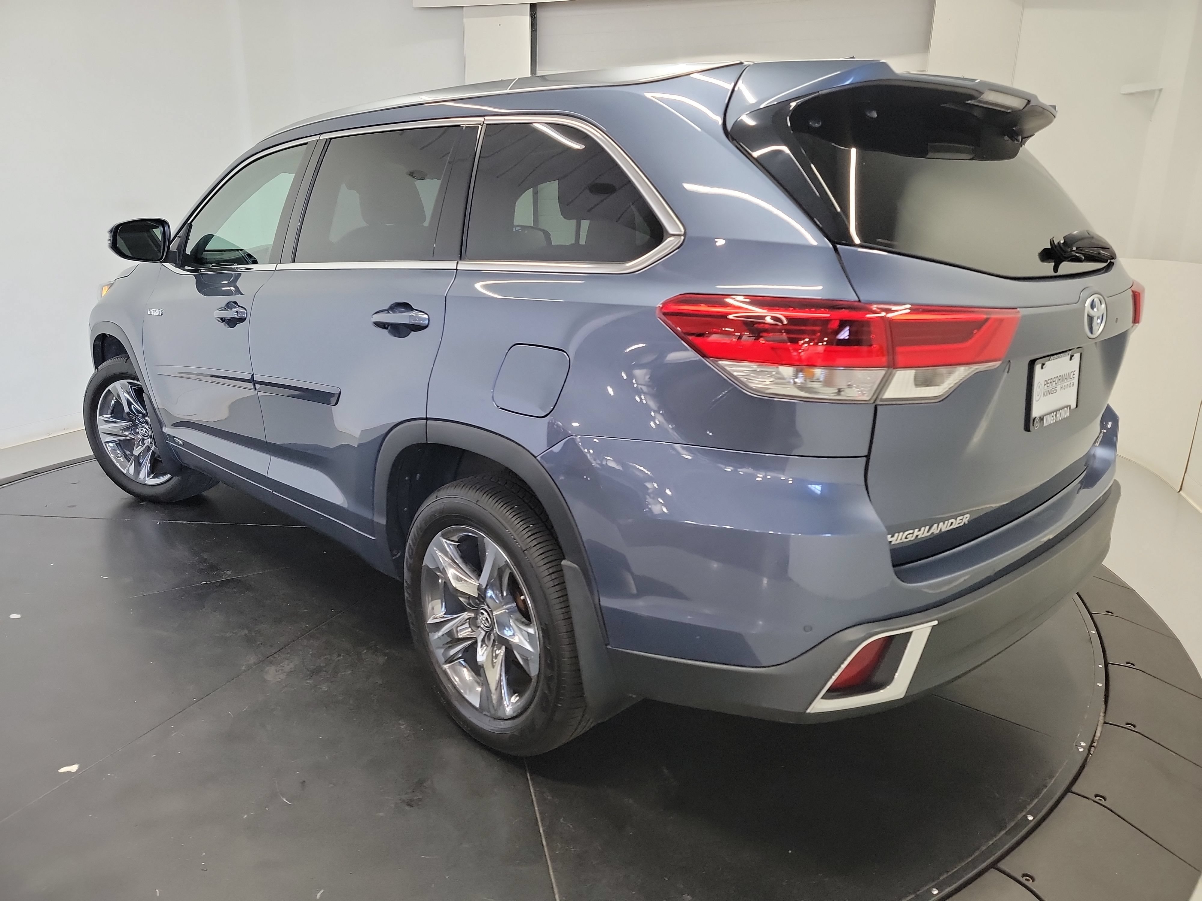 Used 2018 Toyota Highlander Limited Platinum AWD/4WD image 6
