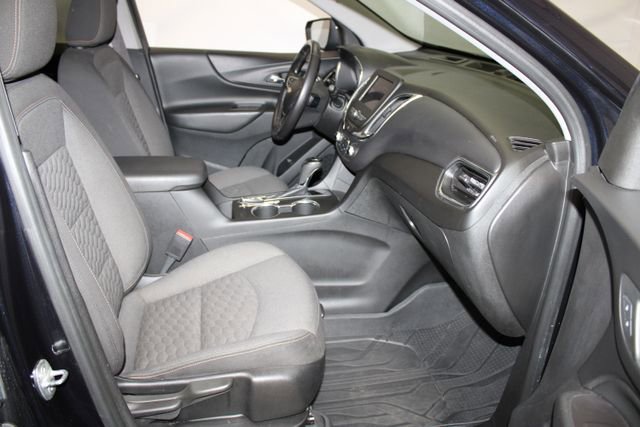 Used 2020 Chevrolet Equinox LT w/ Driver Convenience Package FWD image 11