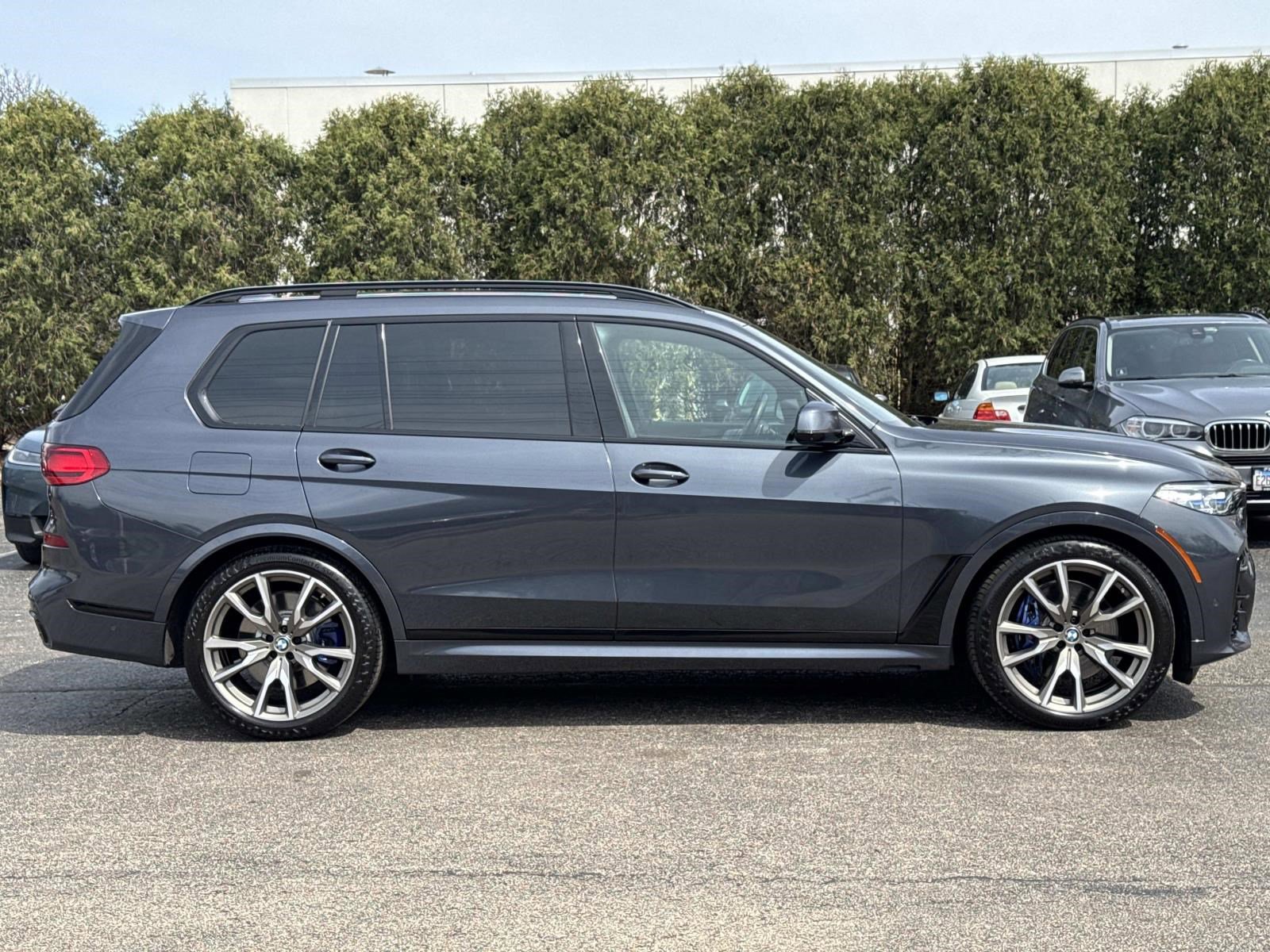 Used 2022 BMW X7 M50i w/ Executive Package image 4