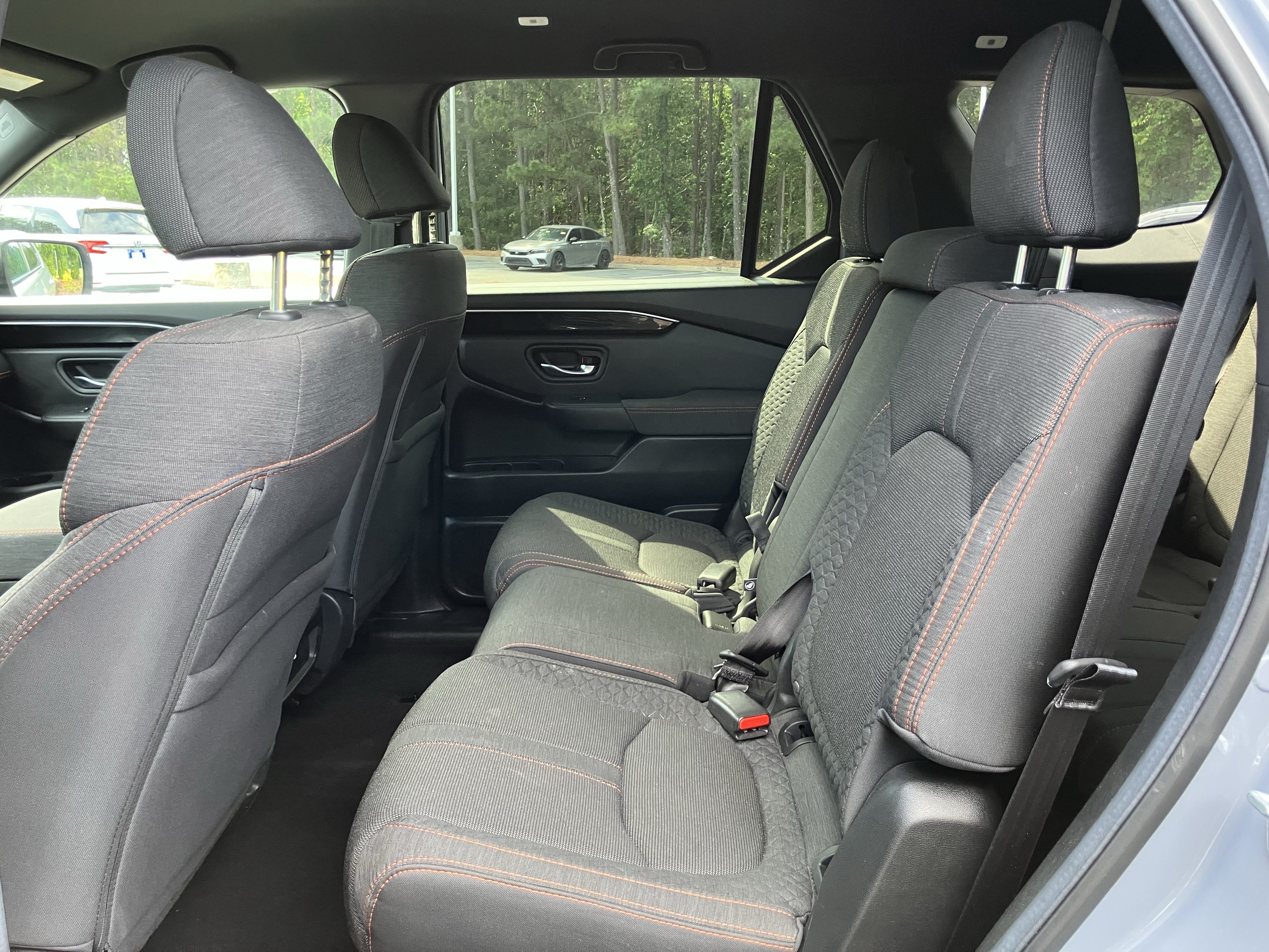 Used 2025 Honda Pilot Sport image 33