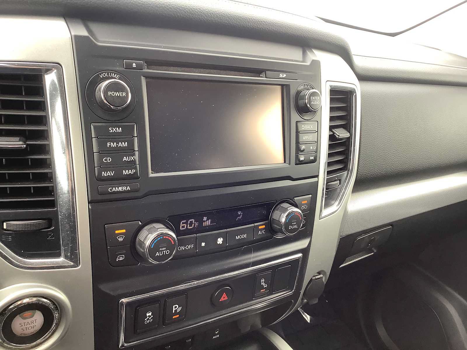 Used 2018 Nissan Titan PRO-4X AWD/4WD image 16