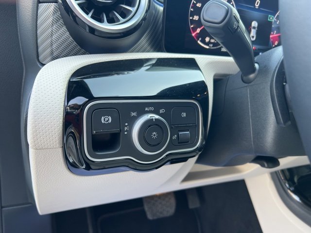 Used 2025 Mercedes-Benz CLA 250 4MATIC image 16