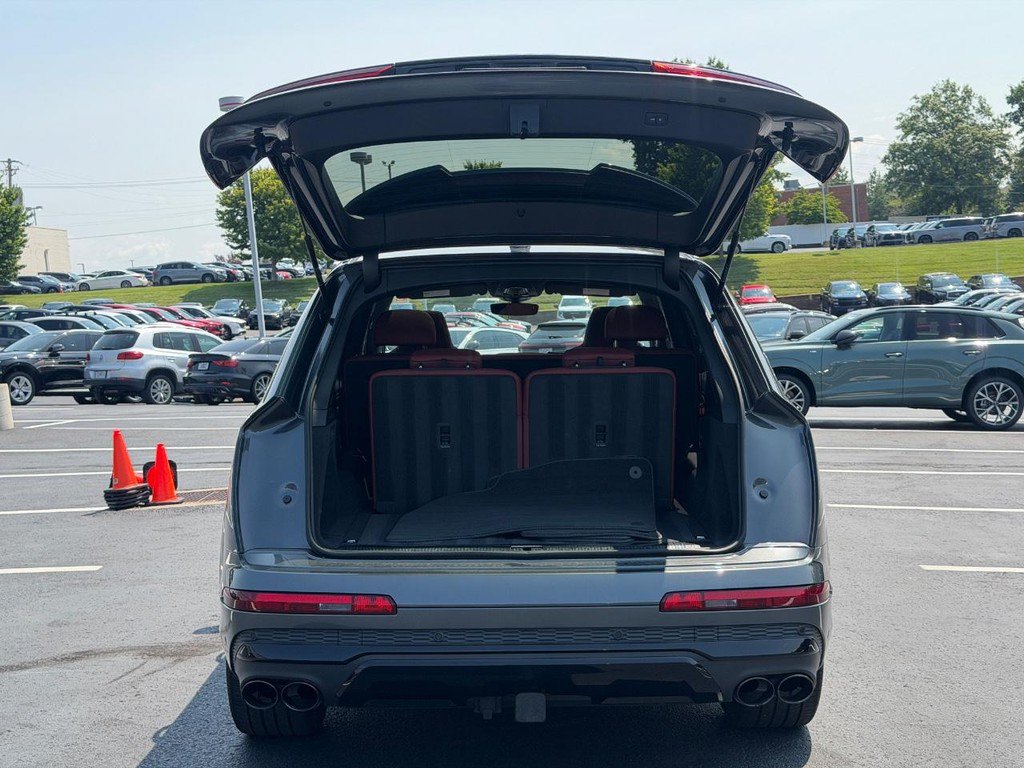Used 2023 Audi SQ7 Prestige AWD/4WD image 4