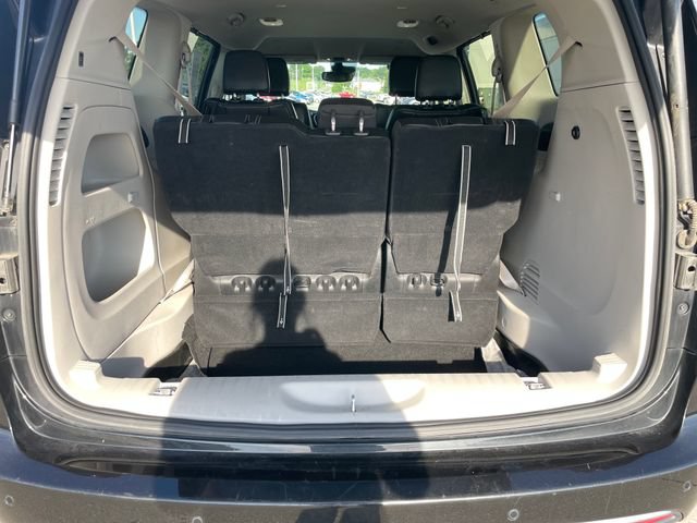 Used 2023 Chrysler Pacifica Touring-L FWD image 32