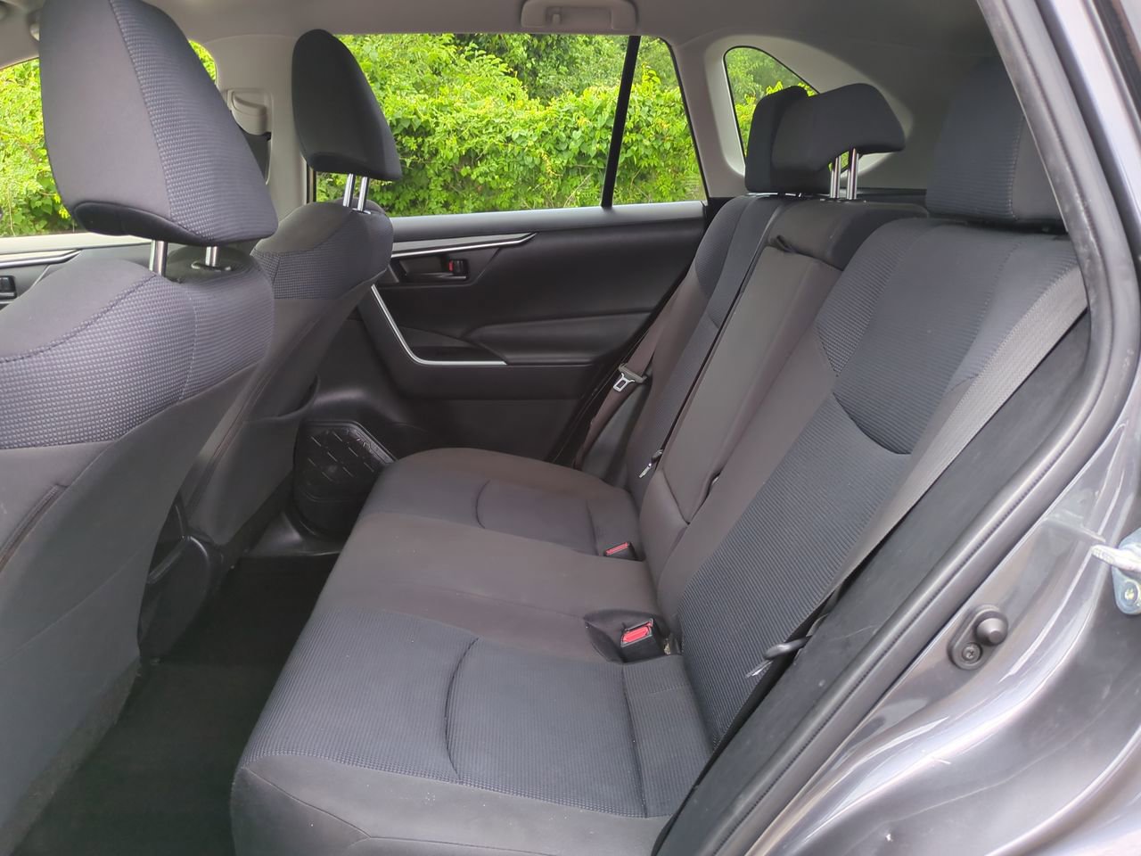Used 2020 Toyota RAV4 LE FWD image 14