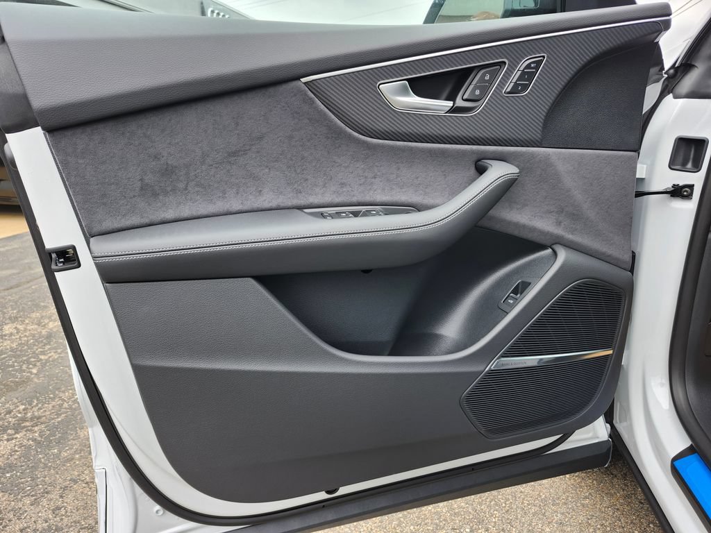 New 2026 Audi SQ8 Premium Plus AWD/4WD image 12