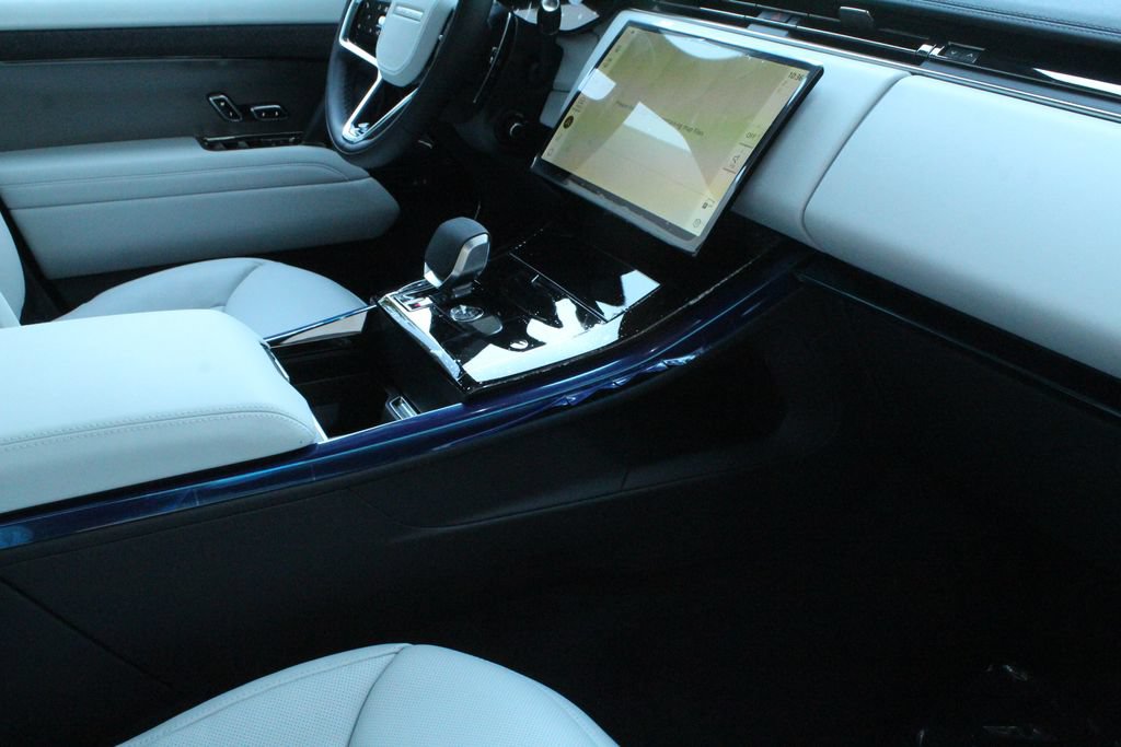 New 2026 Land Rover Range Rover Sport SE AWD/4WD image 15