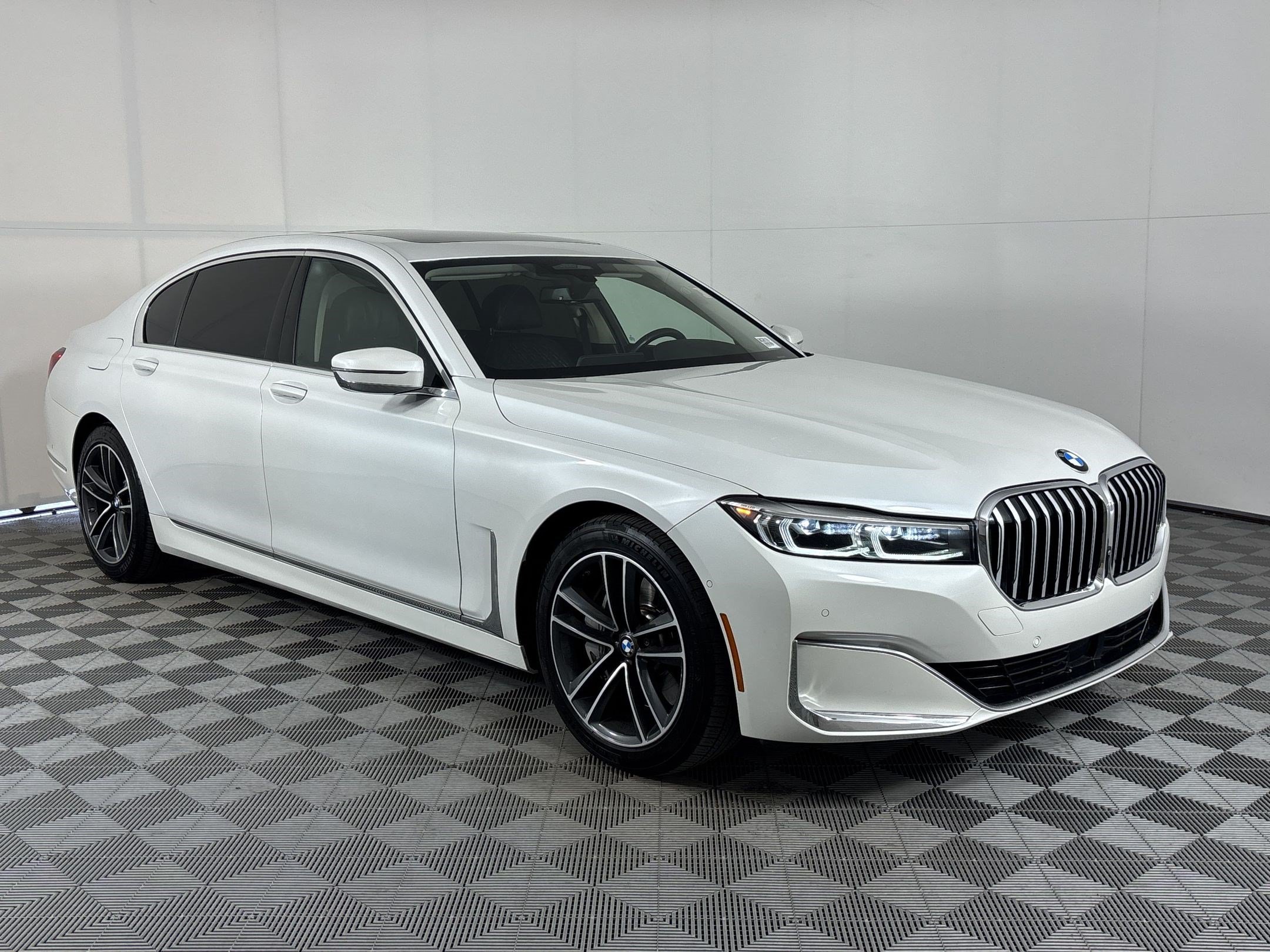 Used 2022 BMW 750Li xDrive AWD/4WD image 7