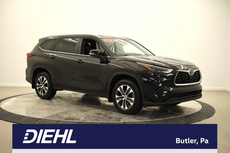 Used 2023 Toyota Highlander XLE image 1