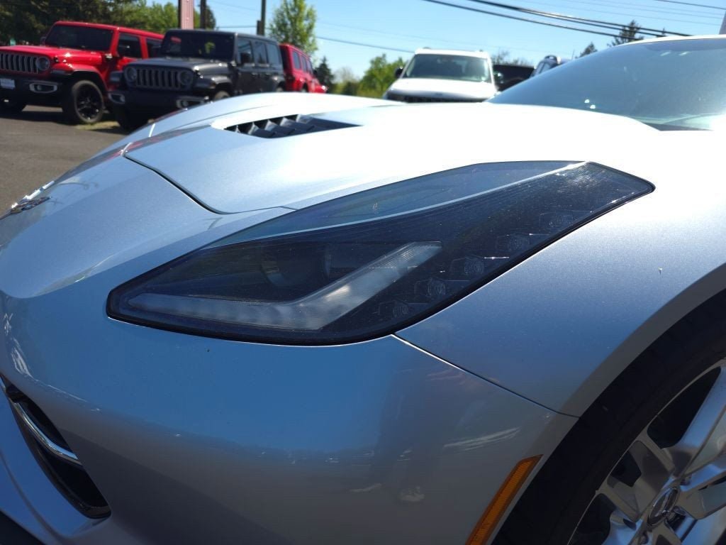 Used 2017 Chevrolet Corvette Stingray Coupe RWD image 11