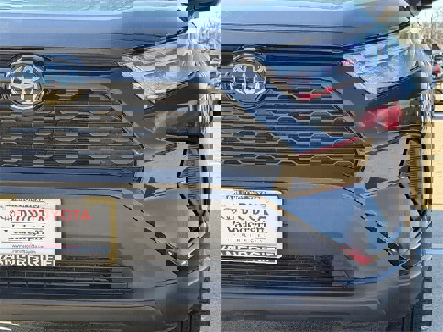 Used 2024 Toyota RAV4 LE image 8