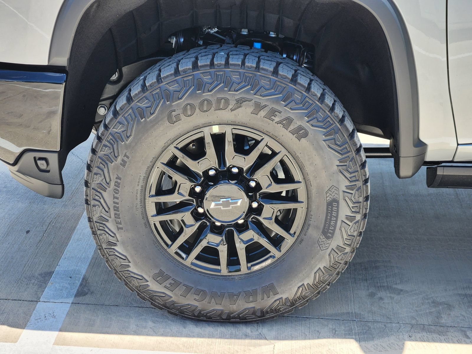 New 2026 Chevrolet Silverado 2500 ZR2 AWD/4WD image 11