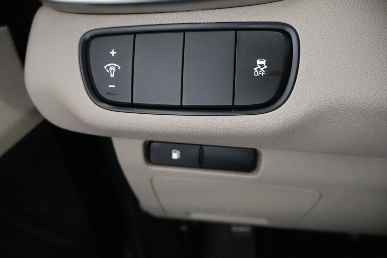 Used 2016 Kia Sorento EX image 25