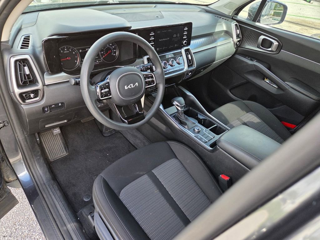 Used 2022 Kia Sorento LX image 20
