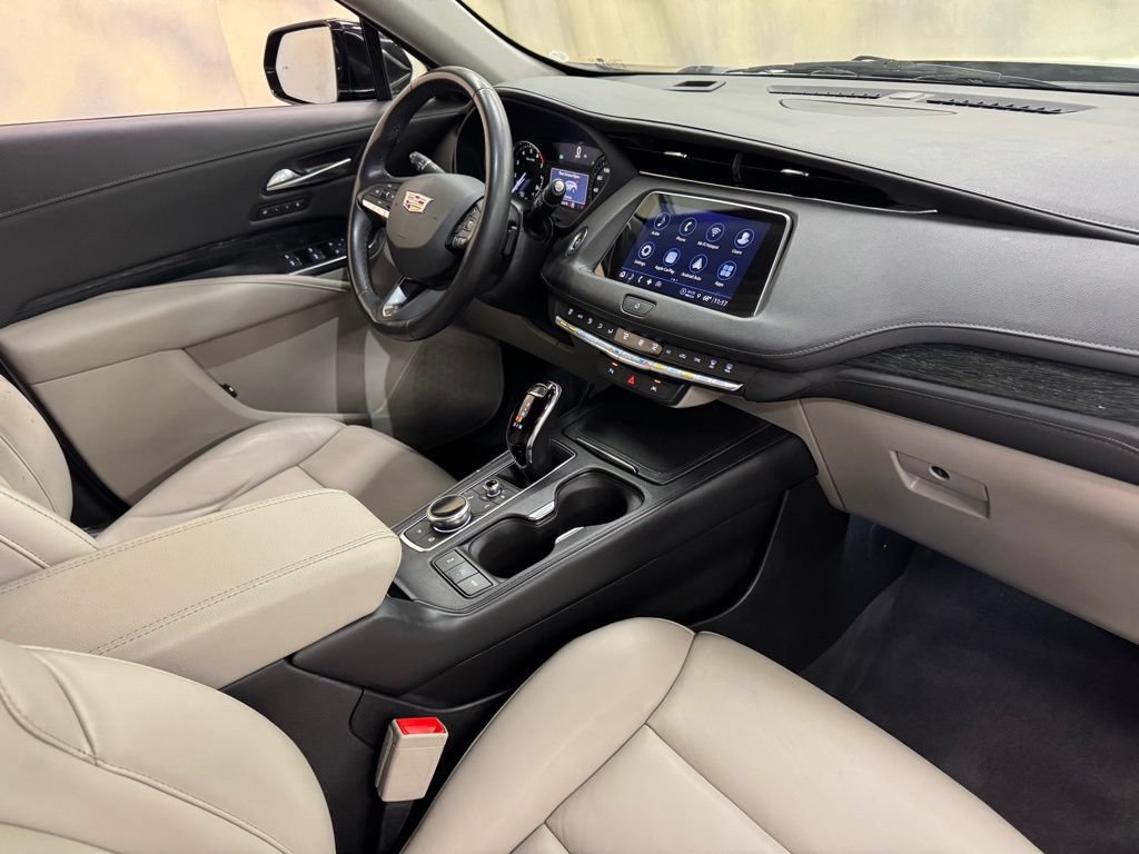 Used 2023 Cadillac XT4 Premium Luxury AWD/4WD image 27