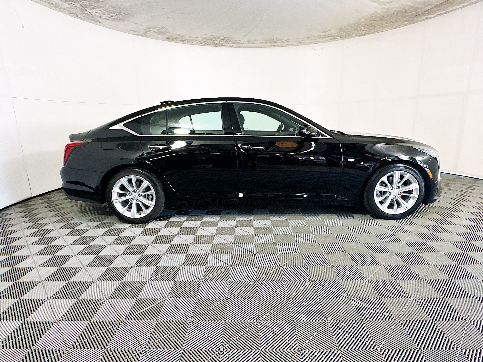 Used 2025 Cadillac CT5 Premium Luxury w/ Sun And Sound Package RWD image 2