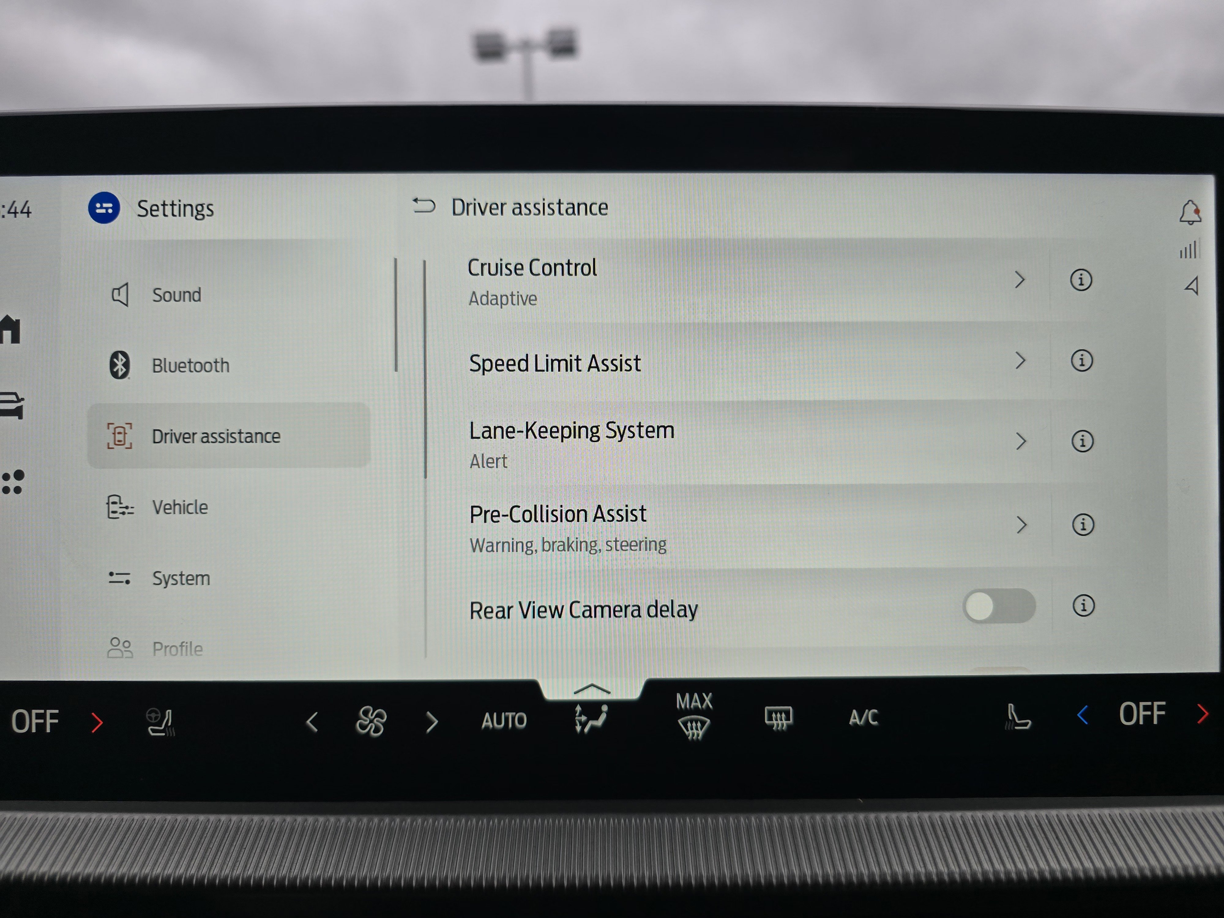 Certified 2025 Ford Explorer Platinum w/ LUX Leather Package image 34