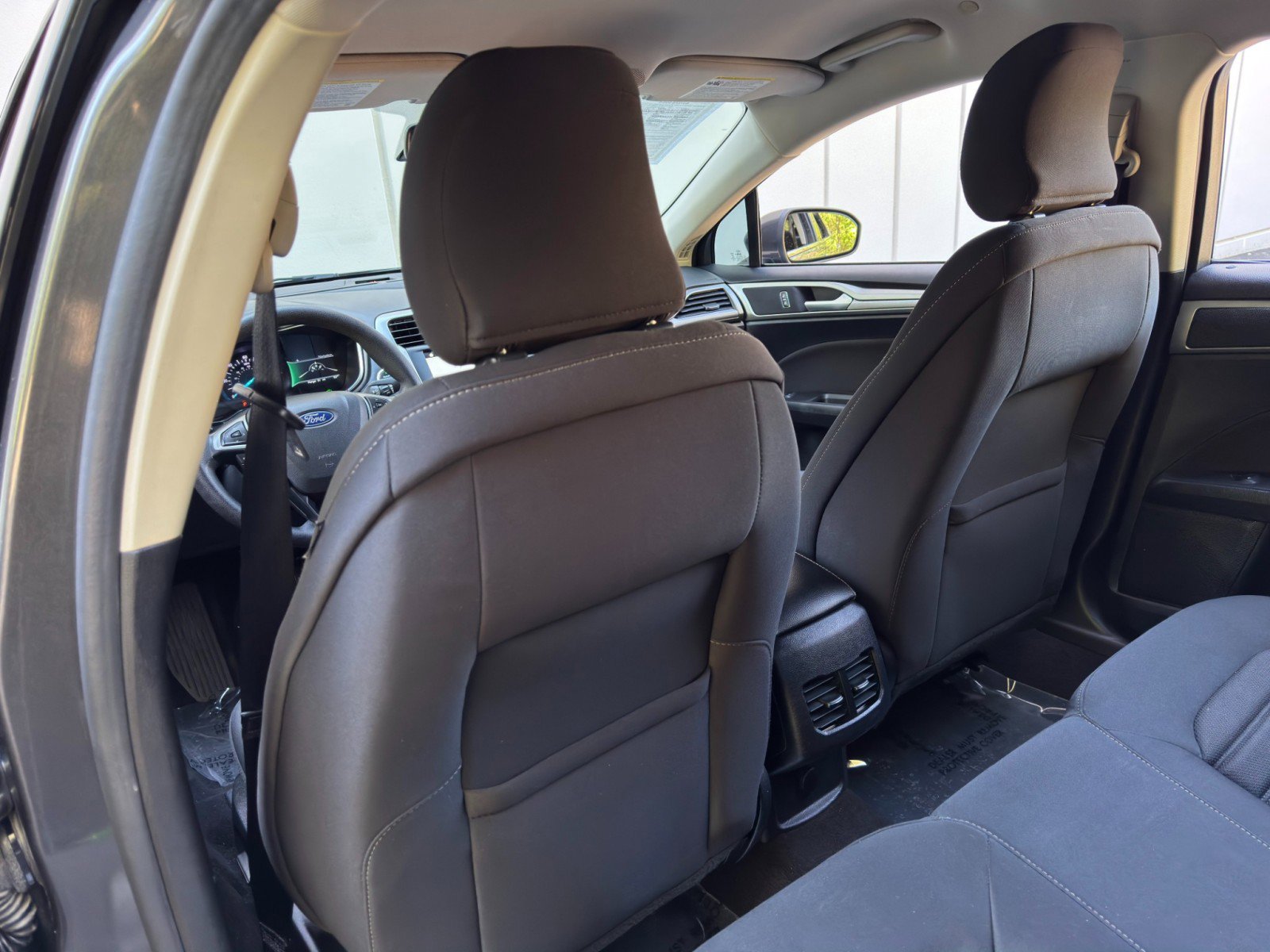 Used 2019 Ford Fusion SE image 28