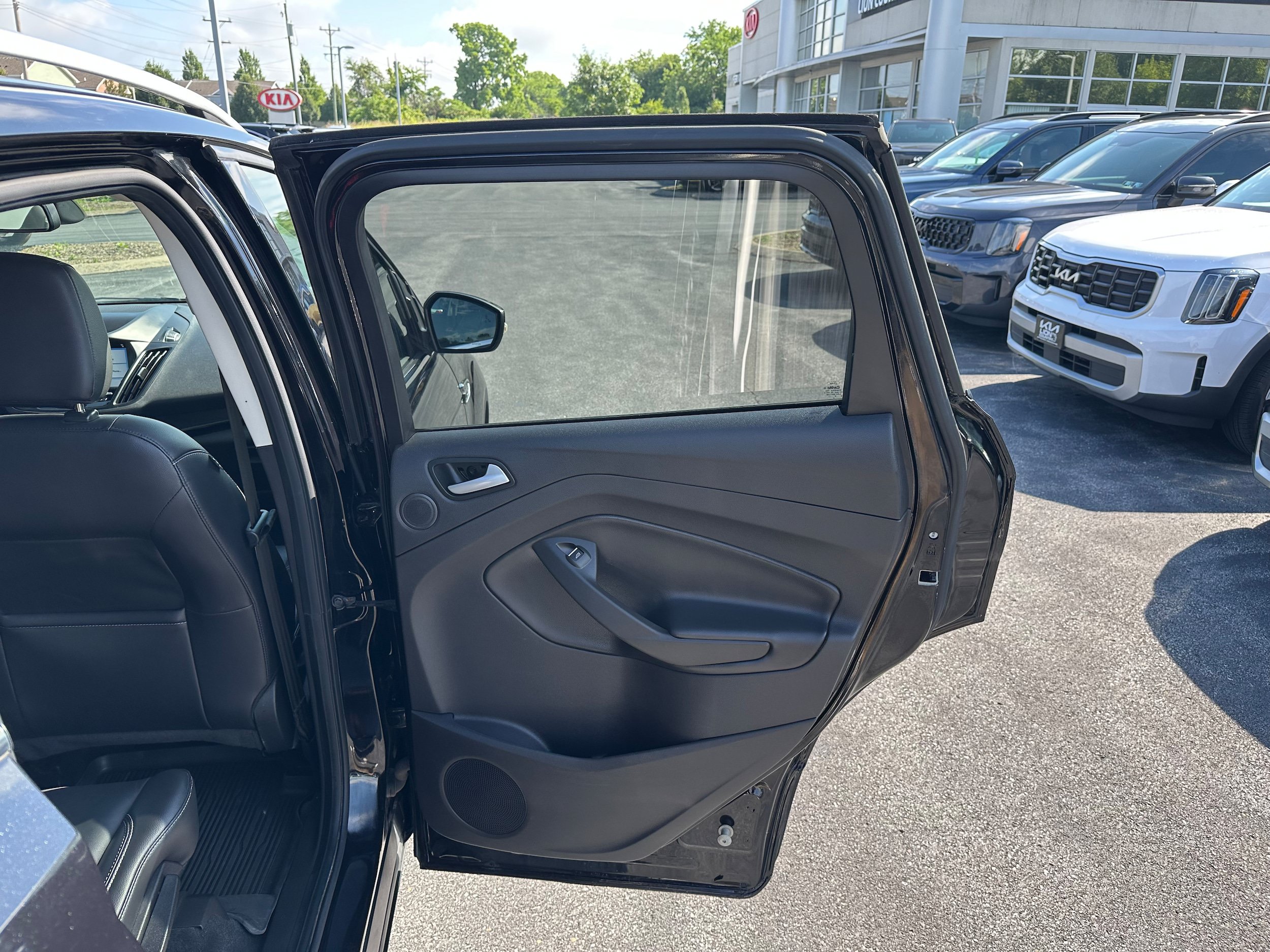 Used 2019 Ford Escape Titanium AWD/4WD image 16