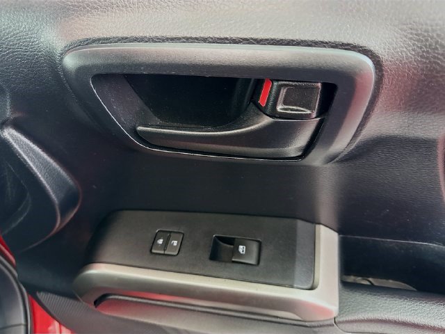 Used 2019 Toyota Tacoma SR5 RWD image 29