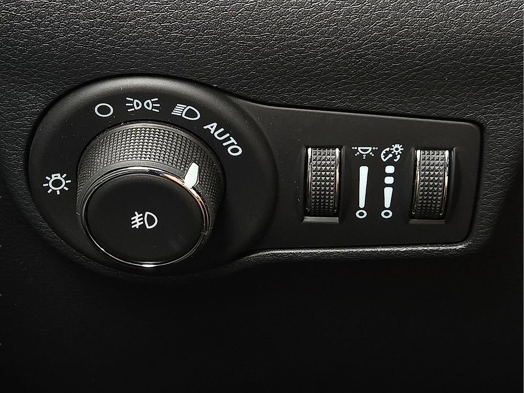 Used 2026 Jeep Compass Limited AWD/4WD image 33