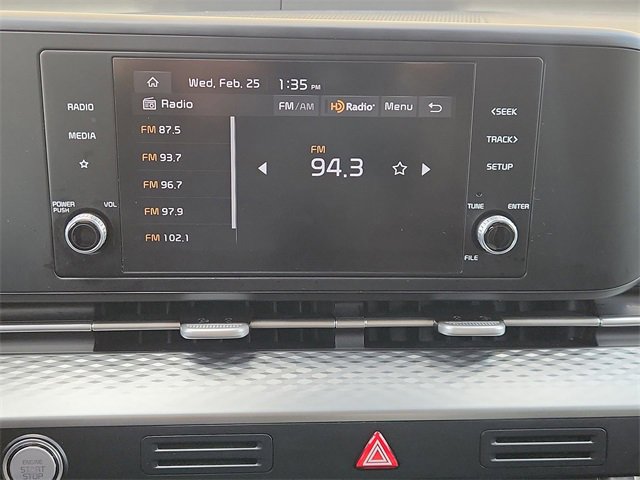 Used 2023 Kia Carnival LX image 13