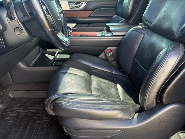 Used 2022 Lincoln Navigator L Reserve AWD/4WD image 11