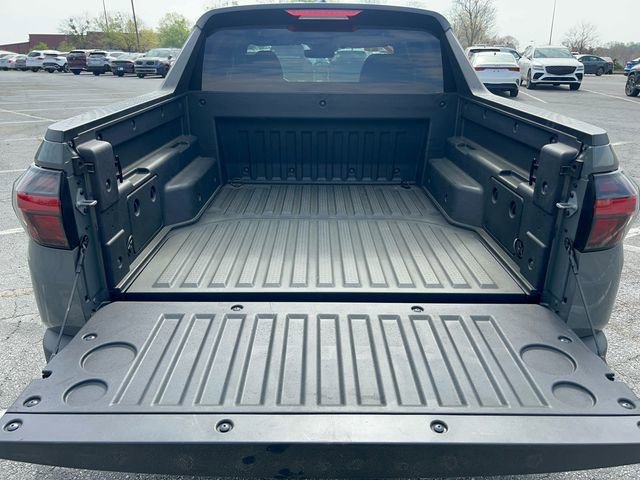 Used 2023 Hyundai Santa Cruz SE image 16