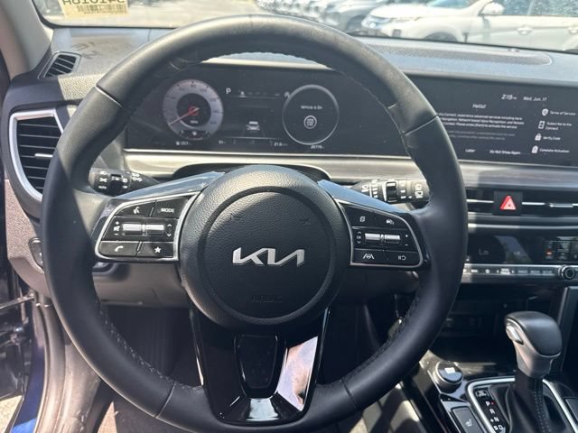 Used 2024 Kia Seltos EX FWD image 9