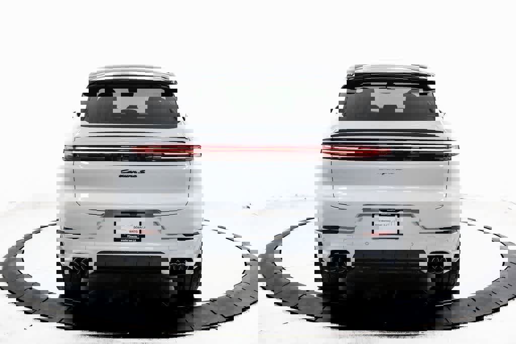 Certified 2025 Porsche Cayenne S image 6