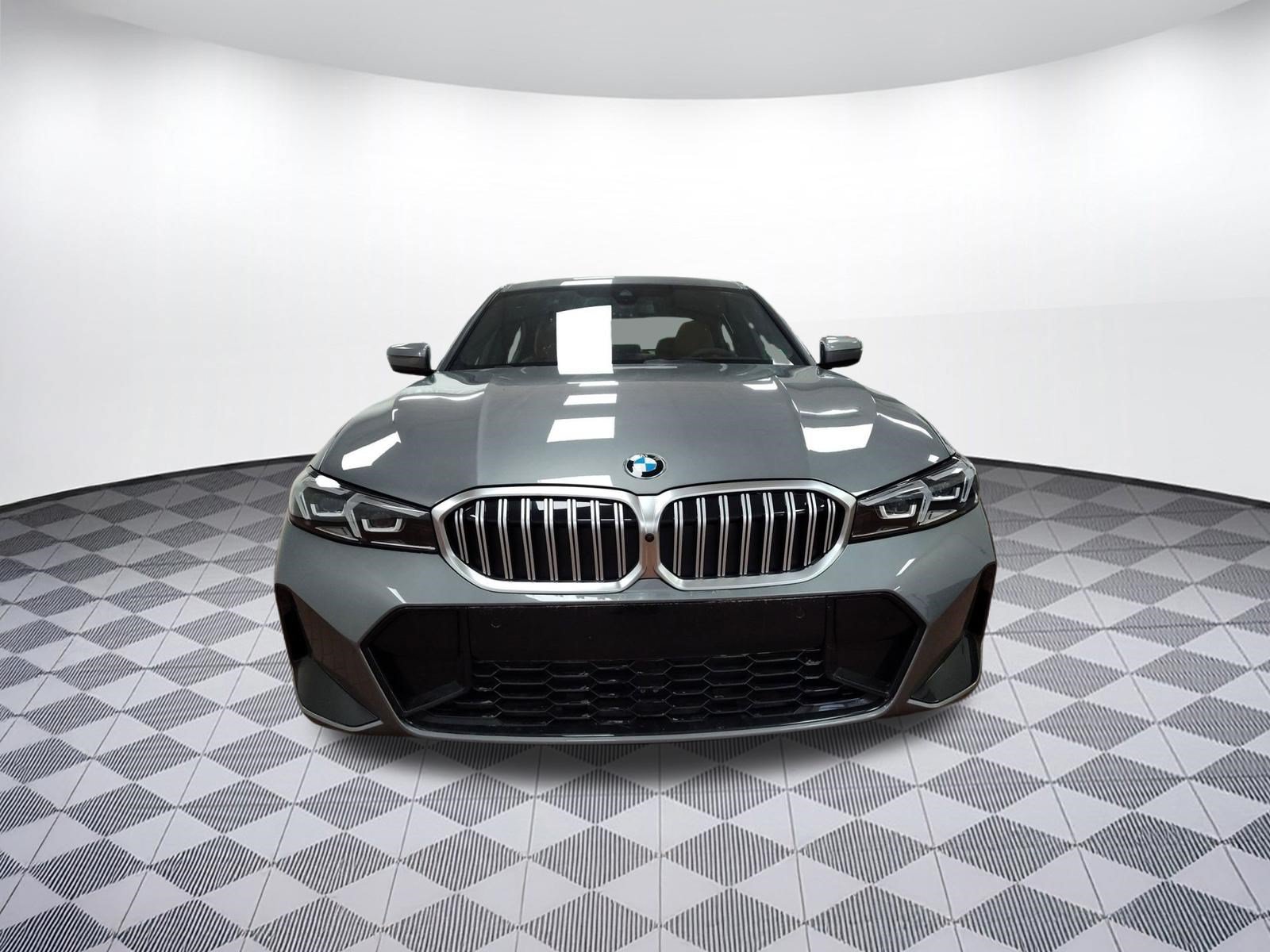 Used 2026 BMW 330i xDrive Sedan w/ M Sport Package AWD/4WD image 5