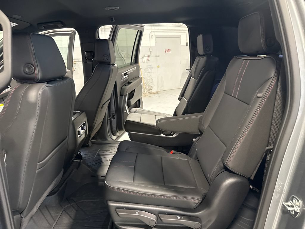New 2026 Chevrolet Suburban RST w/ Comfort Package AWD/4WD image 40