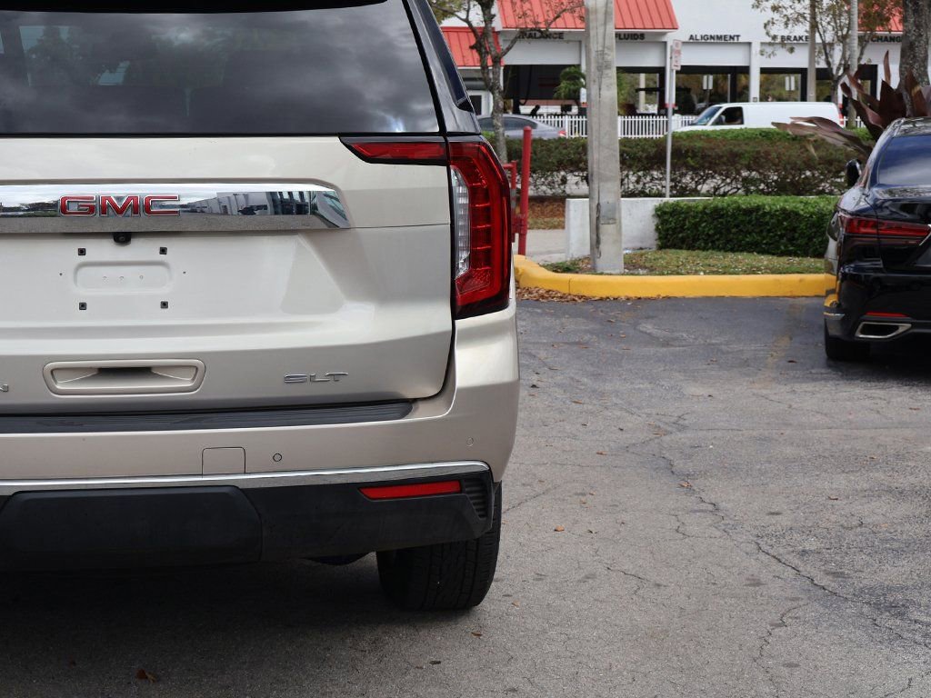 Used 2024 GMC Yukon SLT w/ SLT Luxury Package RWD image 16