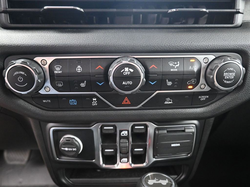 Used 2024 Jeep Wrangler Unlimited w/ Convenience Group image 21