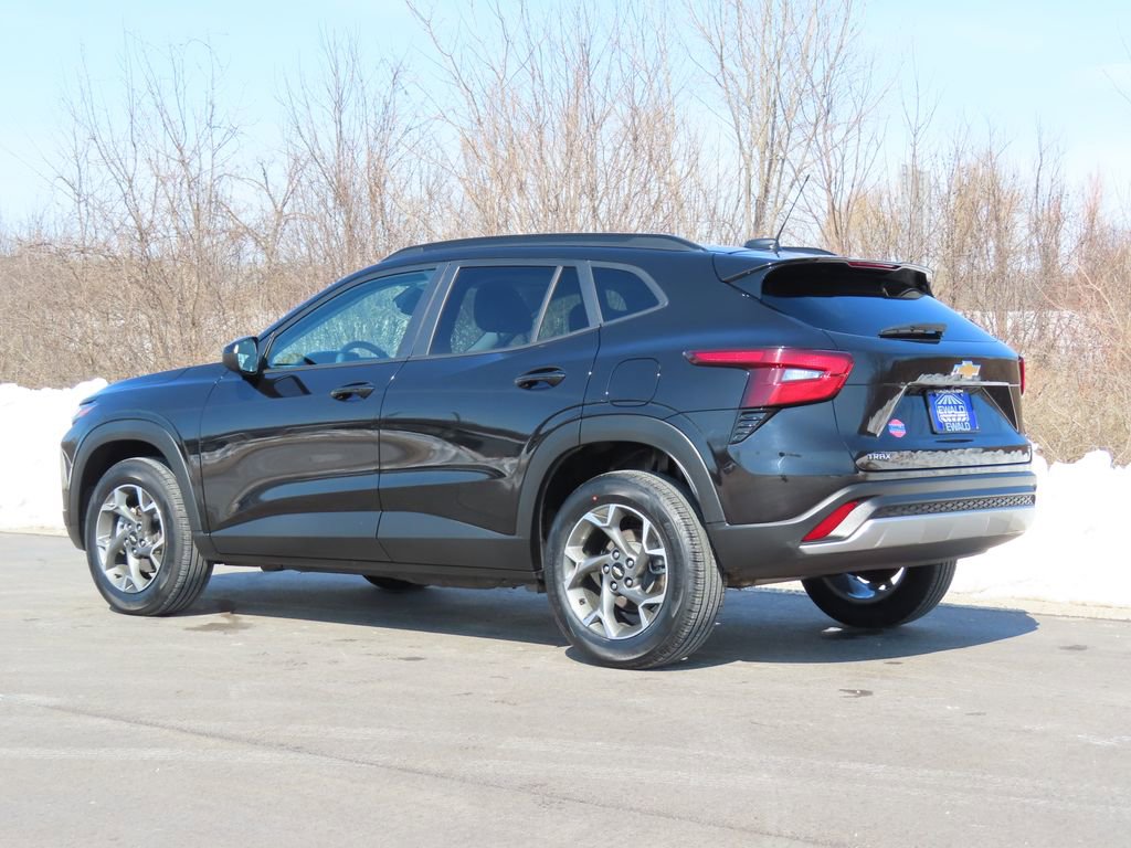 Certified 2025 Chevrolet Trax LT image 22