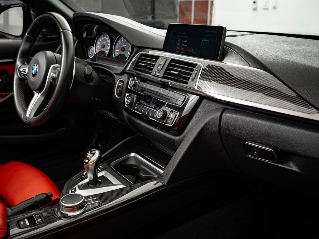 Used 2018 BMW M4 Convertible image 41